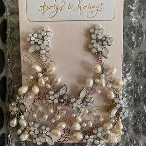 NWT TWIGS & HONEY EARRINGS